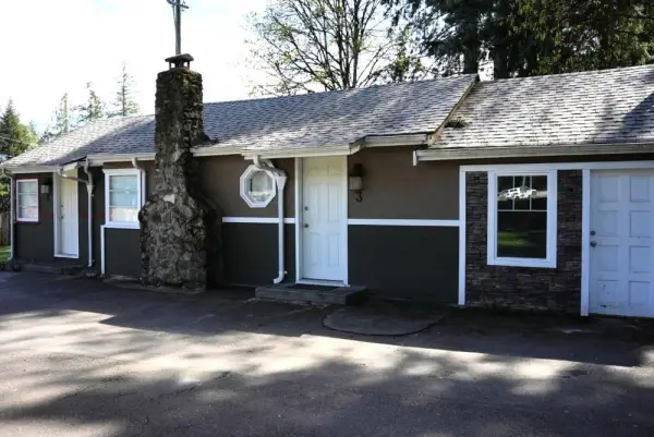 Malahat Bungalows Motel 6
